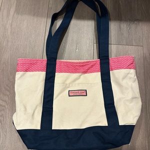 Vineyard Vines beach tote